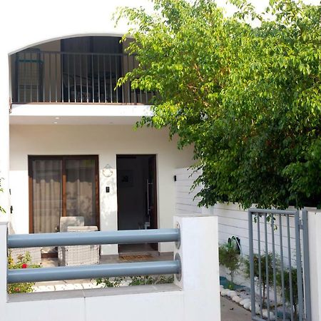 Galatex Beach Living By Trulycyprus 利马索尔 外观 照片